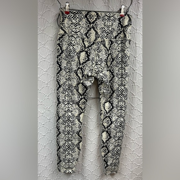 Hey Nuts Size Medium Snakeskin Leggings - Picture 2 of 4